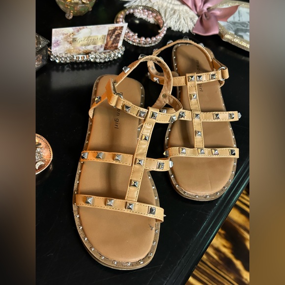 🎀Maddengirl•gladiator style sandals - Picture 2 of 9